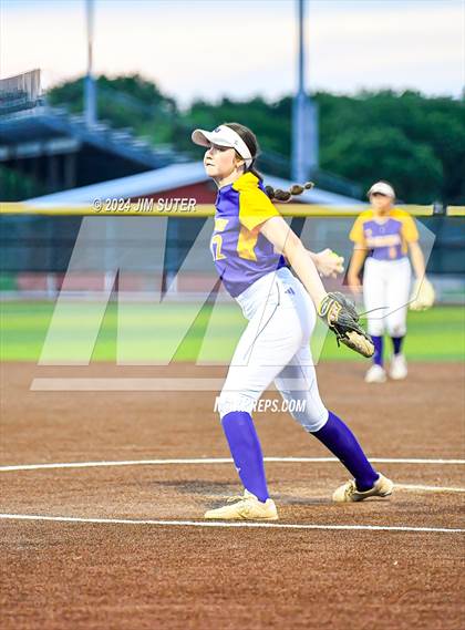 Thumbnail 3 in Caldwell vs La Grange photogallery.