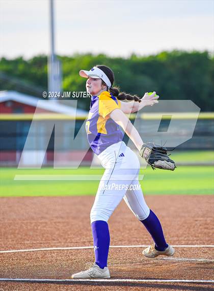 Thumbnail 3 in Caldwell vs La Grange photogallery.