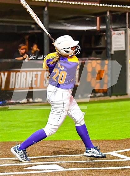 Thumbnail 2 in Caldwell vs La Grange photogallery.