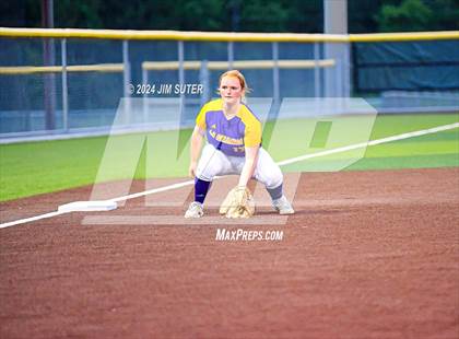 Thumbnail 2 in Caldwell vs La Grange photogallery.