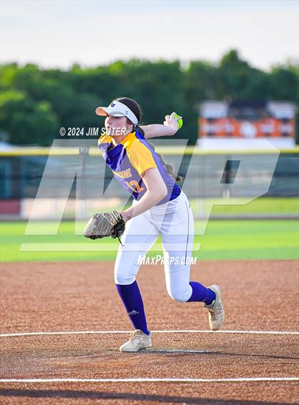 Thumbnail 2 in Caldwell vs La Grange photogallery.