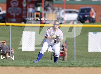 Thumbnail 3 in Ellwood City @ Riverside photogallery.