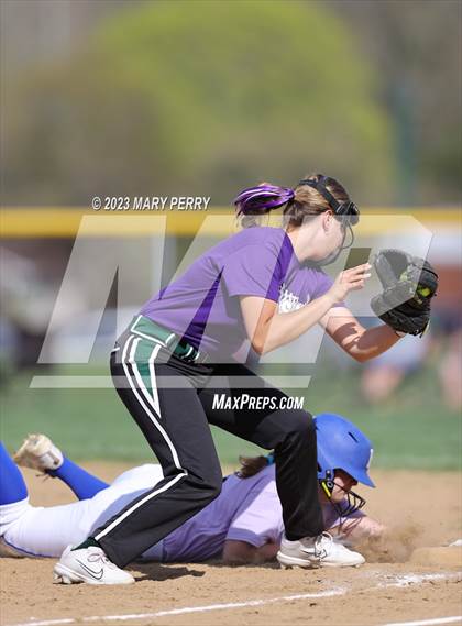 Thumbnail 3 in Ellwood City @ Riverside photogallery.