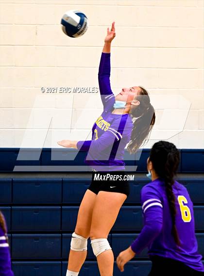 Thumbnail 3 in Selma vs Minarets (Sunnyside Invitational) photogallery.