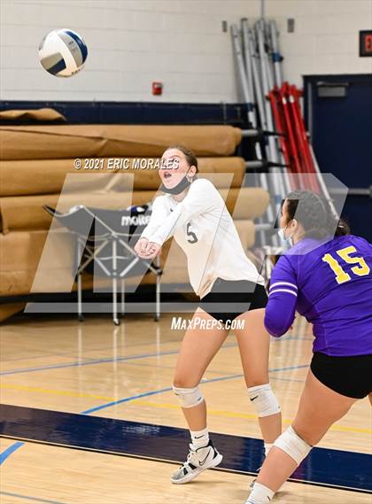 Thumbnail 3 in Selma vs Minarets (Sunnyside Invitational) photogallery.
