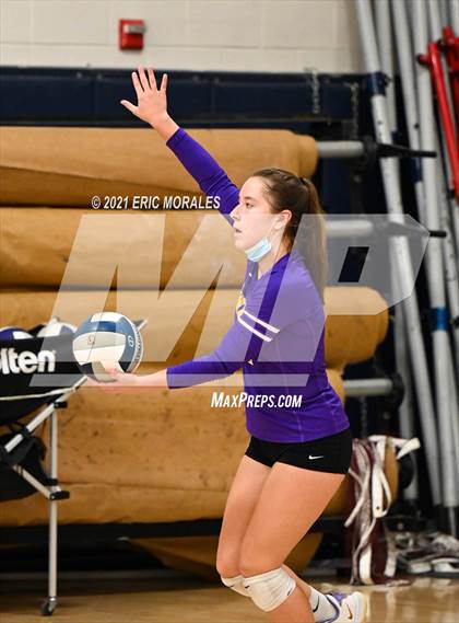 Thumbnail 1 in Selma vs Minarets (Sunnyside Invitational) photogallery.