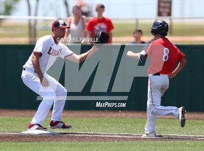 Thumbnail 2 in Allen vs. Harker Heights (UIL 6A Region 1 Area Playoff) photogallery.