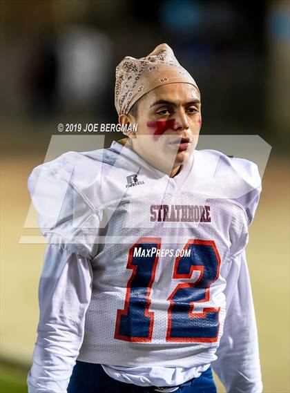 Thumbnail 3 in Strathmore @ Caruthers (CIF CS D5 Semifinal) photogallery.