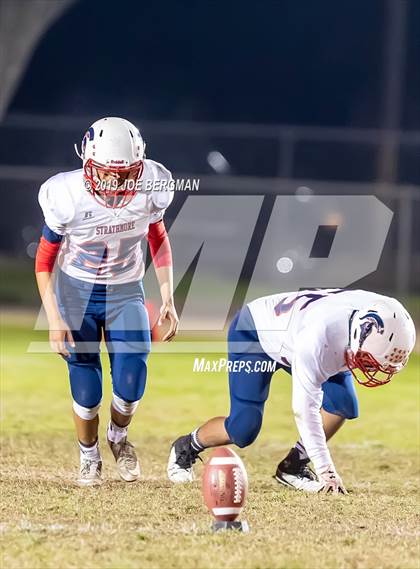 Thumbnail 3 in Strathmore @ Caruthers (CIF CS D5 Semifinal) photogallery.