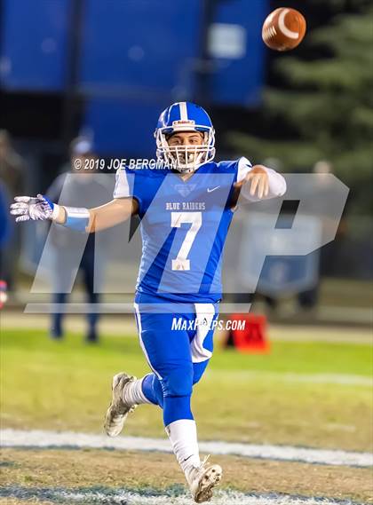 Thumbnail 2 in Strathmore @ Caruthers (CIF CS D5 Semifinal) photogallery.