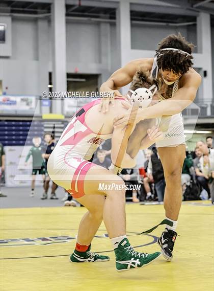 Thumbnail 2 in NYSPHSAA Wrestling Dual Finals D1 (Minisink Valley vs Farmingdale) photogallery.