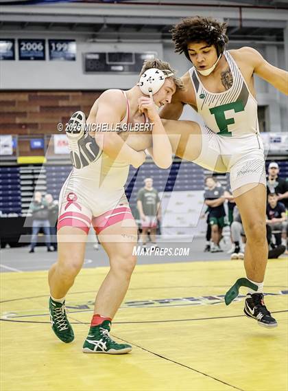 Thumbnail 3 in NYSPHSAA Wrestling Dual Finals D1 (Minisink Valley vs Farmingdale) photogallery.