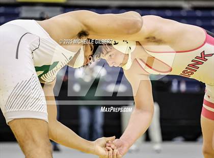Thumbnail 3 in NYSPHSAA Wrestling Dual Finals D1 (Minisink Valley vs Farmingdale) photogallery.