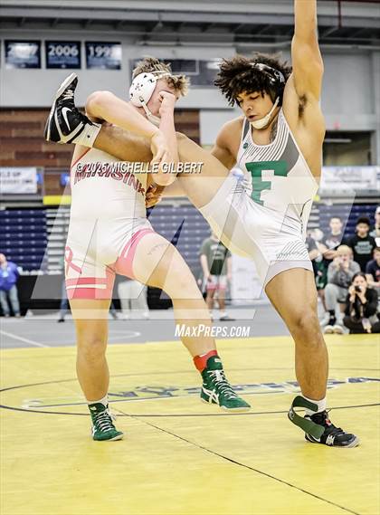 Thumbnail 3 in NYSPHSAA Wrestling Dual Finals D1 (Minisink Valley vs Farmingdale) photogallery.