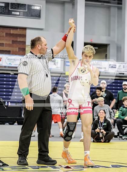 Thumbnail 2 in NYSPHSAA Wrestling Dual Finals D1 (Minisink Valley vs Farmingdale) photogallery.