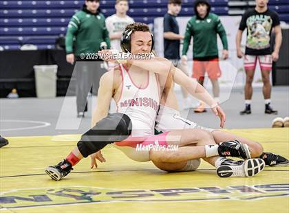Thumbnail 3 in NYSPHSAA Wrestling Dual Finals D1 (Minisink Valley vs Farmingdale) photogallery.