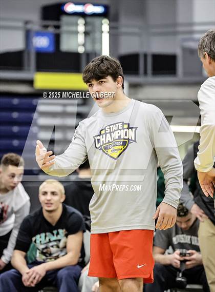 Thumbnail 1 in NYSPHSAA Wrestling Dual Finals D1 (Minisink Valley vs Farmingdale) photogallery.