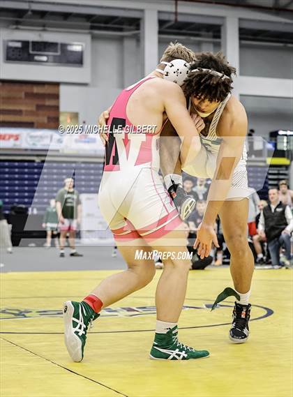 Thumbnail 3 in NYSPHSAA Wrestling Dual Finals D1 (Minisink Valley vs Farmingdale) photogallery.