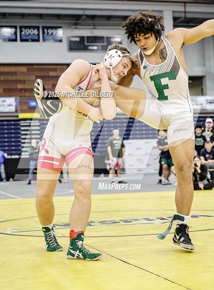 Thumbnail 2 in NYSPHSAA Wrestling Dual Finals D1 (Minisink Valley vs Farmingdale) photogallery.