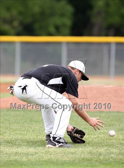 Thumbnail 3 in Crandall @ Lovejoy photogallery.