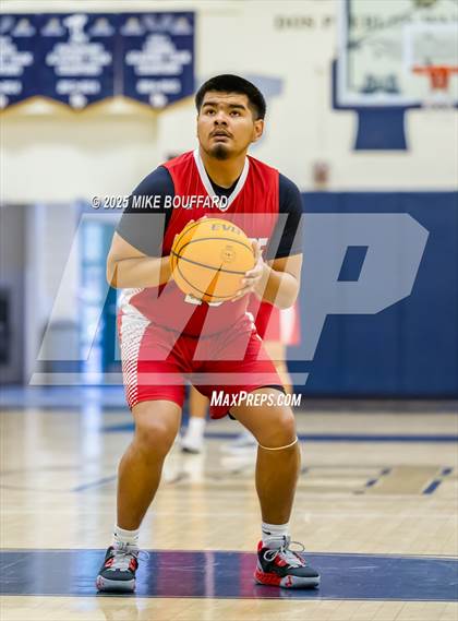 Thumbnail 1 in Sherman Oaks CES vs Hueneme (Santa Barbara Holiday Classic) photogallery.