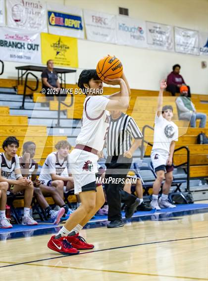 Thumbnail 3 in Sherman Oaks CES vs Hueneme (Santa Barbara Holiday Classic) photogallery.