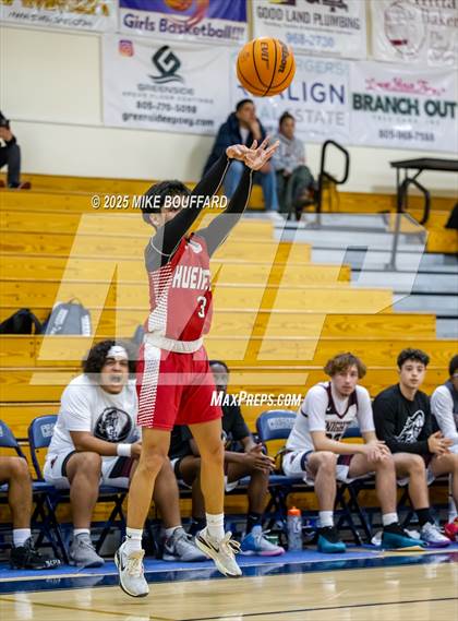 Thumbnail 2 in Sherman Oaks CES vs Hueneme (Santa Barbara Holiday Classic) photogallery.