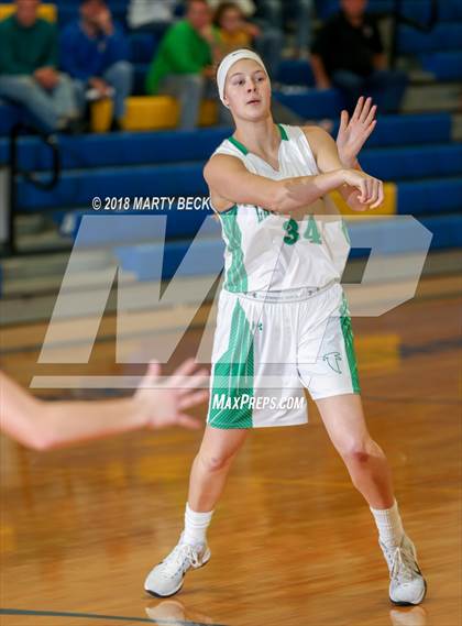 Thumbnail 2 in Blair Oaks vs St. James photogallery.