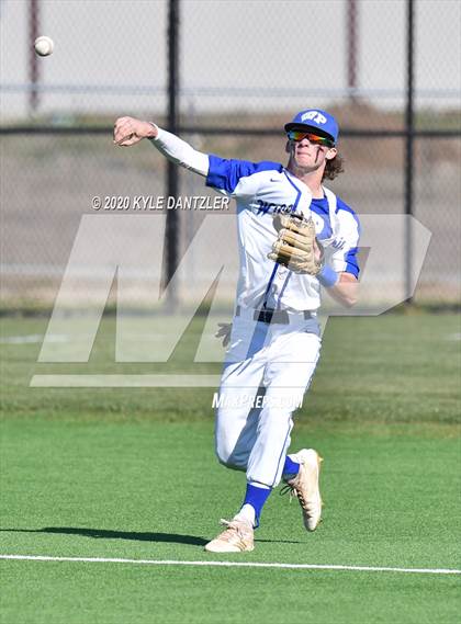 Thumbnail 1 in Wills Point vs Farmersville (Bells Invitational) photogallery.