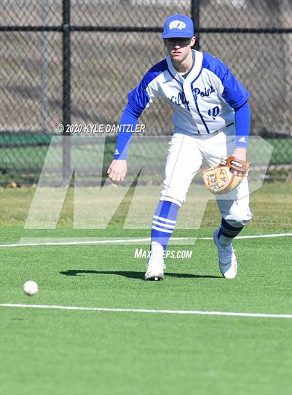 Thumbnail 2 in Wills Point vs Farmersville (Bells Invitational) photogallery.