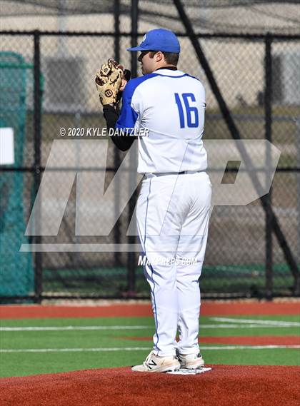 Thumbnail 2 in Wills Point vs Farmersville (Bells Invitational) photogallery.