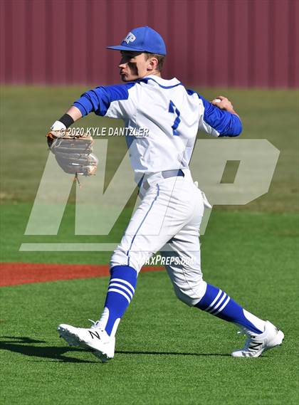Thumbnail 2 in Wills Point vs Farmersville (Bells Invitational) photogallery.