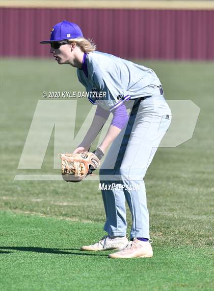 Thumbnail 2 in Wills Point vs Farmersville (Bells Invitational) photogallery.