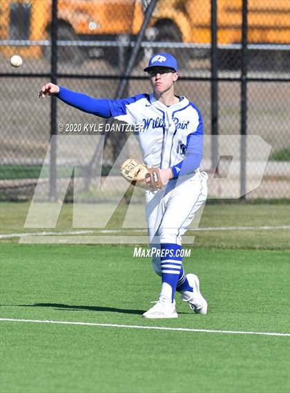 Thumbnail 2 in Wills Point vs Farmersville (Bells Invitational) photogallery.