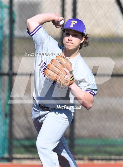 Thumbnail 2 in Wills Point vs Farmersville (Bells Invitational) photogallery.