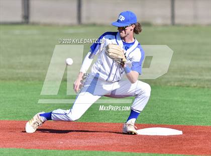 Thumbnail 3 in Wills Point vs Farmersville (Bells Invitational) photogallery.