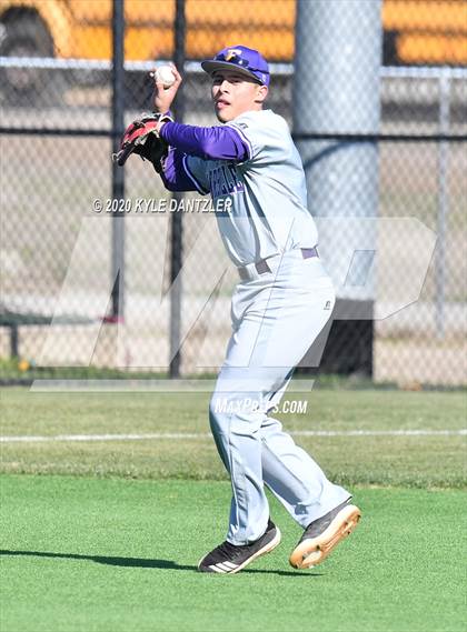 Thumbnail 1 in Wills Point vs Farmersville (Bells Invitational) photogallery.