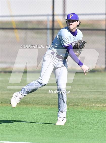 Thumbnail 2 in Wills Point vs Farmersville (Bells Invitational) photogallery.