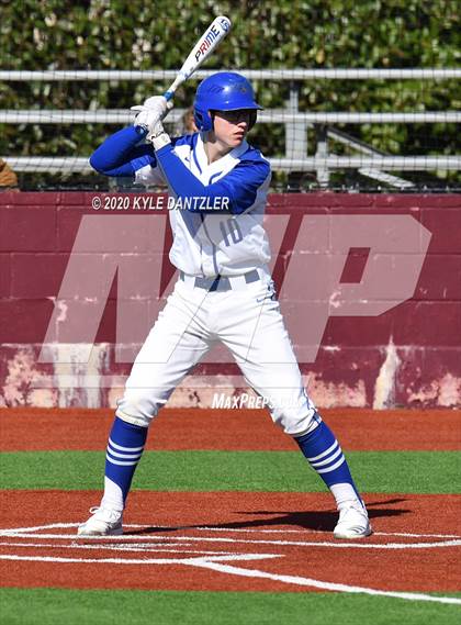 Thumbnail 2 in Wills Point vs Farmersville (Bells Invitational) photogallery.