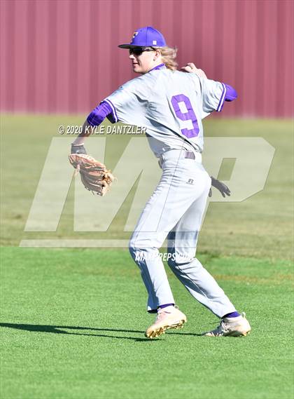 Thumbnail 3 in Wills Point vs Farmersville (Bells Invitational) photogallery.