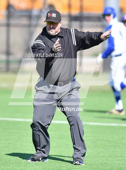 Thumbnail 2 in Wills Point vs Farmersville (Bells Invitational) photogallery.