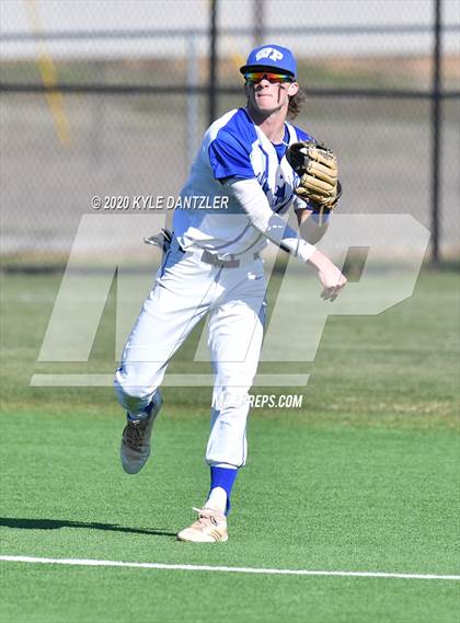 Thumbnail 1 in Wills Point vs Farmersville (Bells Invitational) photogallery.