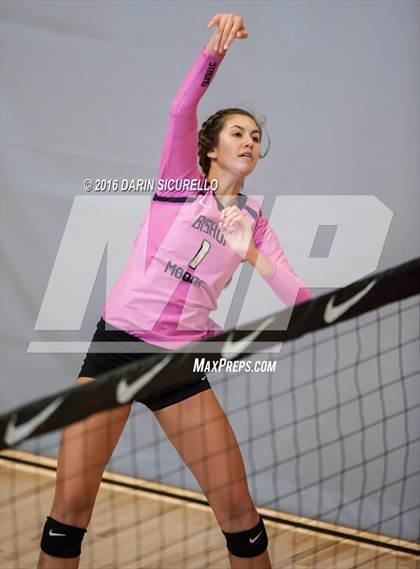 Thumbnail 2 in Mater Dei vs. Bishop Moore (Nike Tournament of Champions) photogallery.
