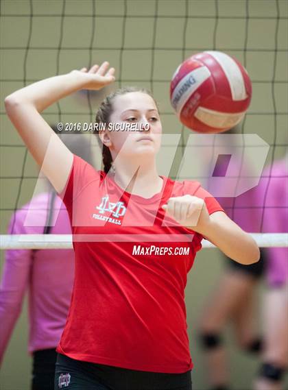 Thumbnail 2 in Mater Dei vs. Bishop Moore (Nike Tournament of Champions) photogallery.