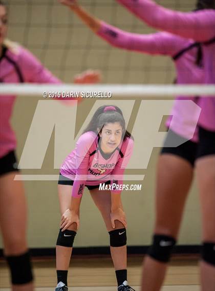 Thumbnail 2 in Mater Dei vs. Bishop Moore (Nike Tournament of Champions) photogallery.