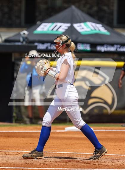 Thumbnail 3 in St. Patrick vs. Mantachie (MHSAA 3A Final) photogallery.