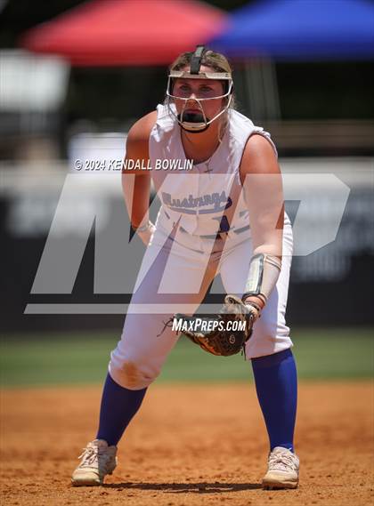 Thumbnail 2 in St. Patrick vs. Mantachie (MHSAA 3A Final) photogallery.