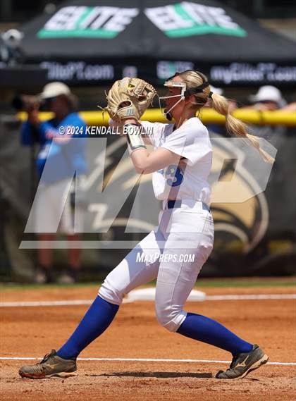 Thumbnail 1 in St. Patrick vs. Mantachie (MHSAA 3A Final) photogallery.