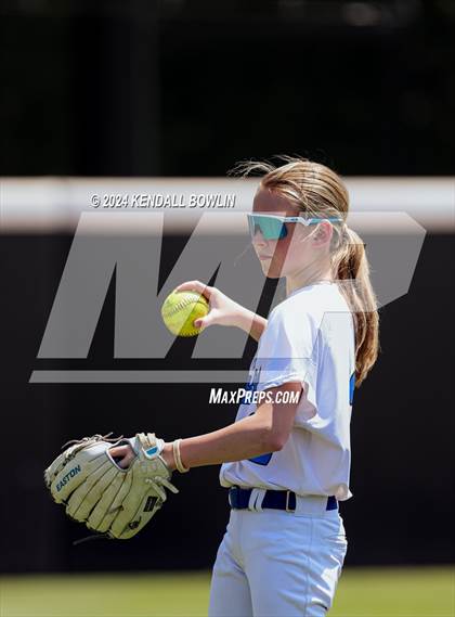 Thumbnail 3 in St. Patrick vs. Mantachie (MHSAA 3A Final) photogallery.