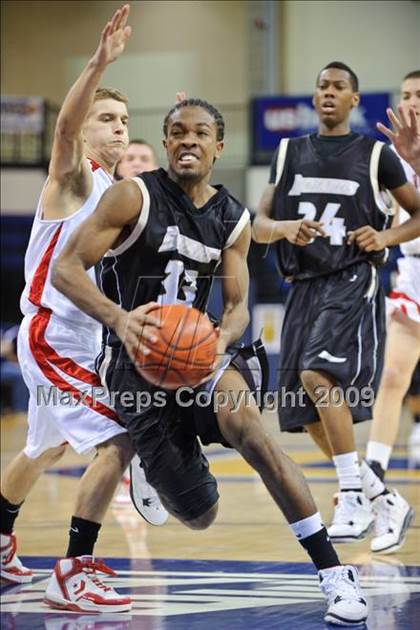 Thumbnail 2 in Hamilton vs. Richards (Converse Eastbay Classic)  photogallery.